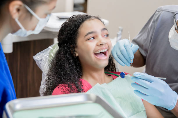 Best Mobile Emergency Dentist in Wauregan, CT